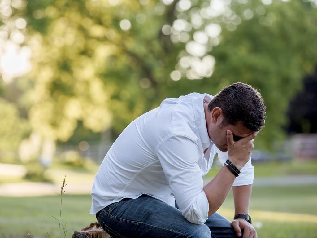 a man feeling regret for bad apology